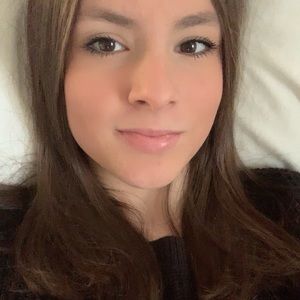 Meet your Posher, Olivia